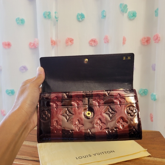 Auth Louis Vuitton Vernis Rayures Wallet Limited Edition Valentines Day 2012 - Picture 7 of 16